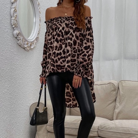 Leopard print off shoulder blouse - Picture 2 of 6